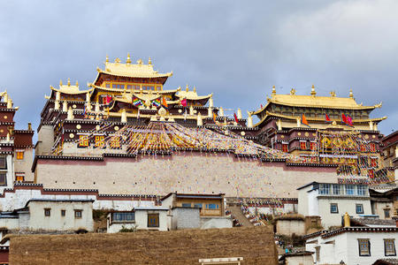 中国香格里拉甘丹寺图片