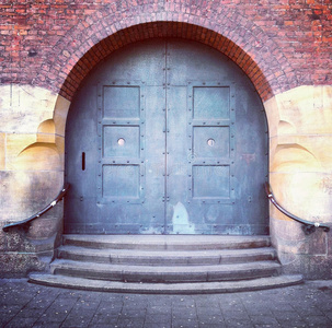 进入 大门 入口 台阶 扶手 建筑 古老的 金属 拱门 外观