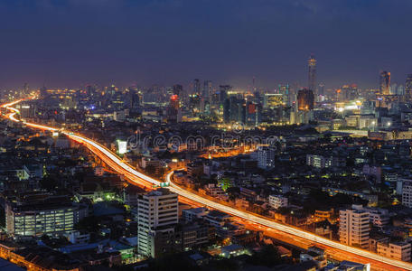 曼谷市夜间有机动车道