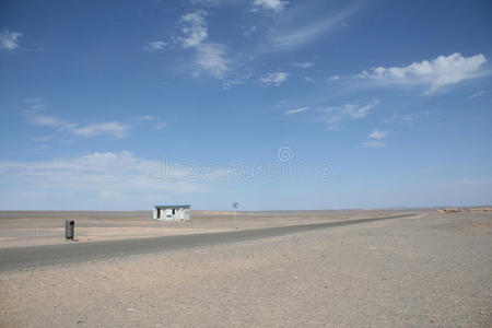 中国敦煌戈壁沙漠厕所图片