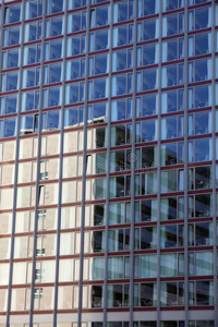 现代玻璃摩天大楼