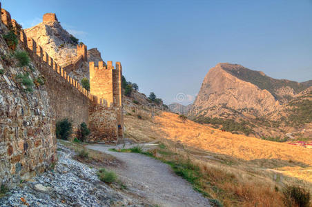 热那亚要塞在山上