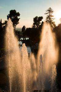 日落蒂沃利广场上的fontana di nettuno