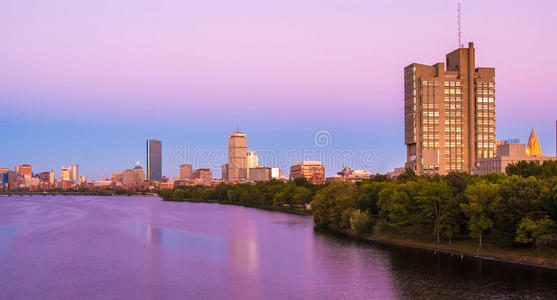 波士顿剑桥和查尔斯河的景色