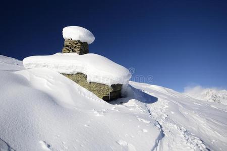意大利阿尔卑斯山的冬季景观