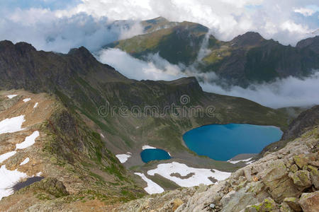 高加索山谷