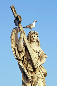 大理石天使雕像，罗马，十字架和海鸥