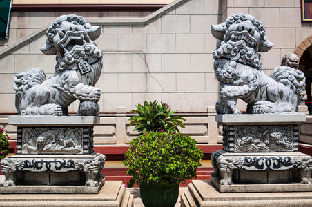 中国塑造了狮子。