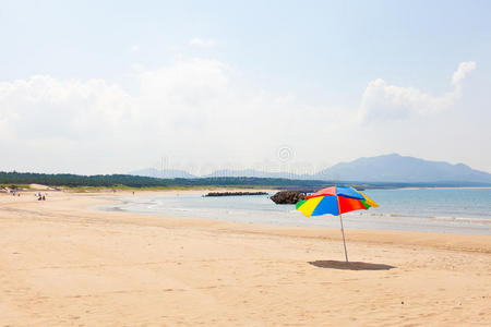 海滨雨伞