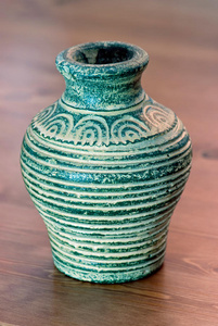 绿松石赤陶花瓶