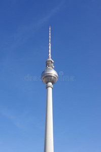 柏林蓝天背景下的电视塔