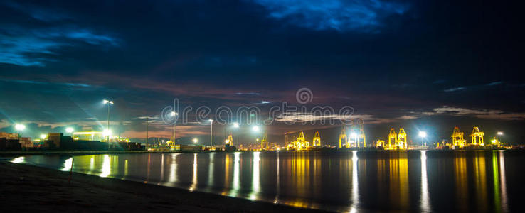 港口夜景图片