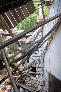 地震后的房屋残骸图片