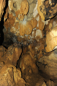 万荣附近的普坎洞穴