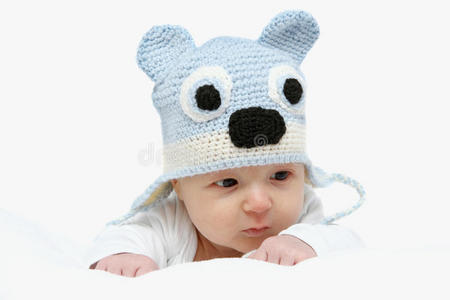 戴针织帽子的婴儿