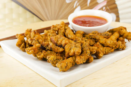 炸小酥肉东方炸酥牛肉照片