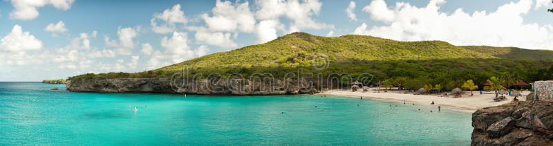 加勒比海美丽的海滩，碧绿的海水