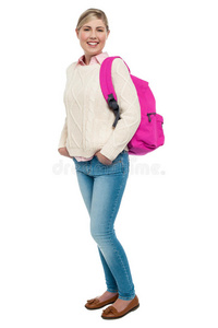 大学生冬装造型粉色背包图片