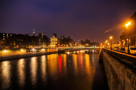 巴黎塞纳河夜景