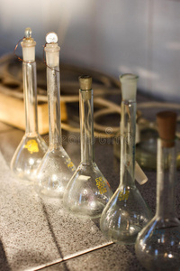 化学实验室玻璃容器试管图片