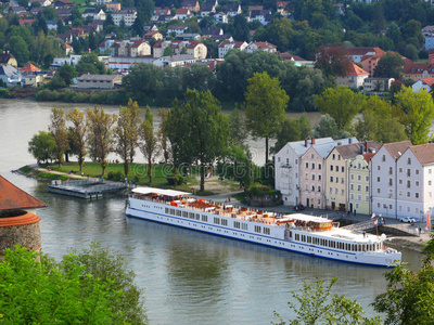 多瑙河和客栈的交汇处图片
