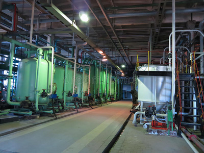 化工厂内的工业罐机械管道管道