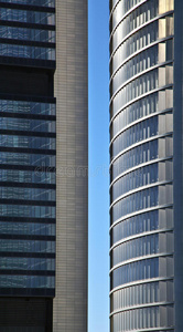 蓝色玻璃高层建筑摩天大楼