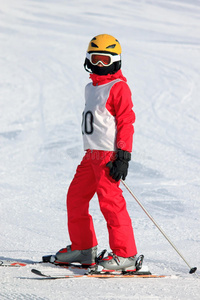 滑雪比赛中的女孩