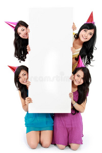 四个美女拿着白板