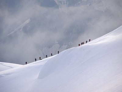 从山脊到勃朗峰山顶