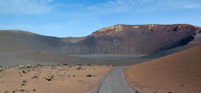 通往火山口的道路