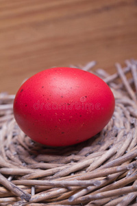 木巢红彩蛋