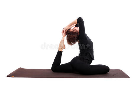 女性练习瑜伽
