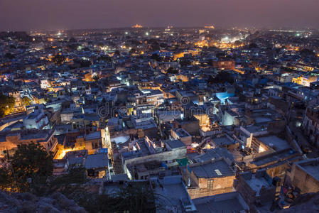 日落在印度拉贾斯坦邦的焦特布尔市。