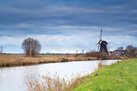 荷兰运河风车