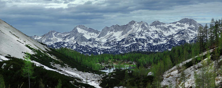 高山湖泊