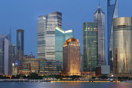 上海浦东陆家嘴夜景图片