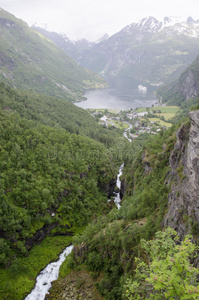 挪威geiranger峡湾从山顶看风景不错