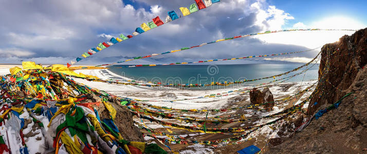 措那湖西藏南措湖全景.4900米.照片