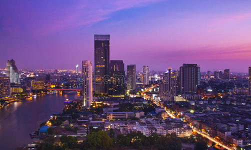 泰国曼谷夜城市天际线