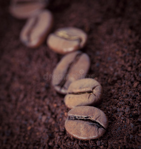 咖啡豆是一层磨碎的咖啡