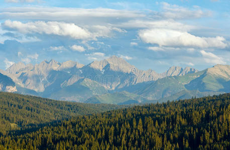 夏日山景