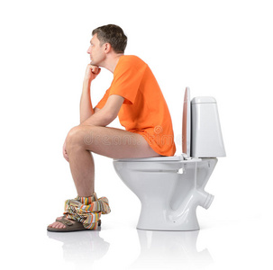 马桶上玩手机图片