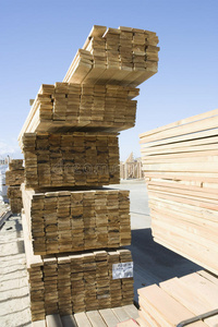 施工现场堆放木材