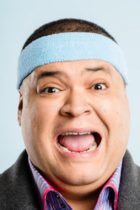 搞笑人像真人高清蓝色背景照片