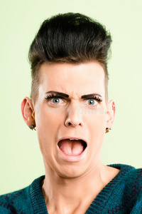 搞笑人像真人高清绿色背景照片