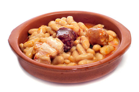 fabada asturiana，典型的西班牙豆炖菜