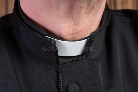 服装 宗教 脖子 按钮 法衣 执事 衣领 特拉 领口 衣服