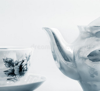 陶瓷茶壶和茶杯