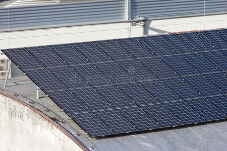 绿色电力生产屋顶图片